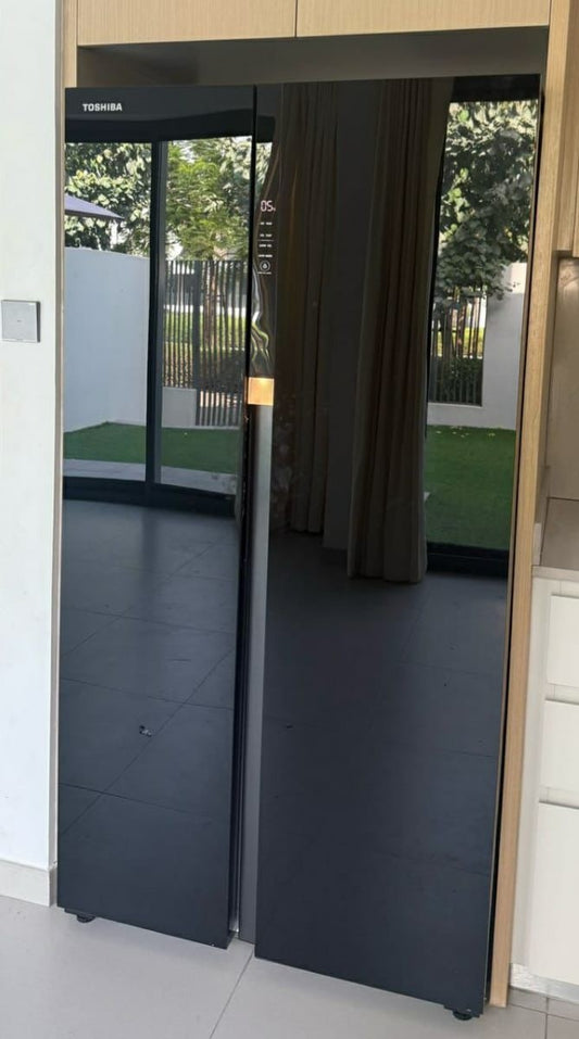 Toshiba Black Glass Side-by-Side Refrigerator – Elegant Mirror Finish, 660L